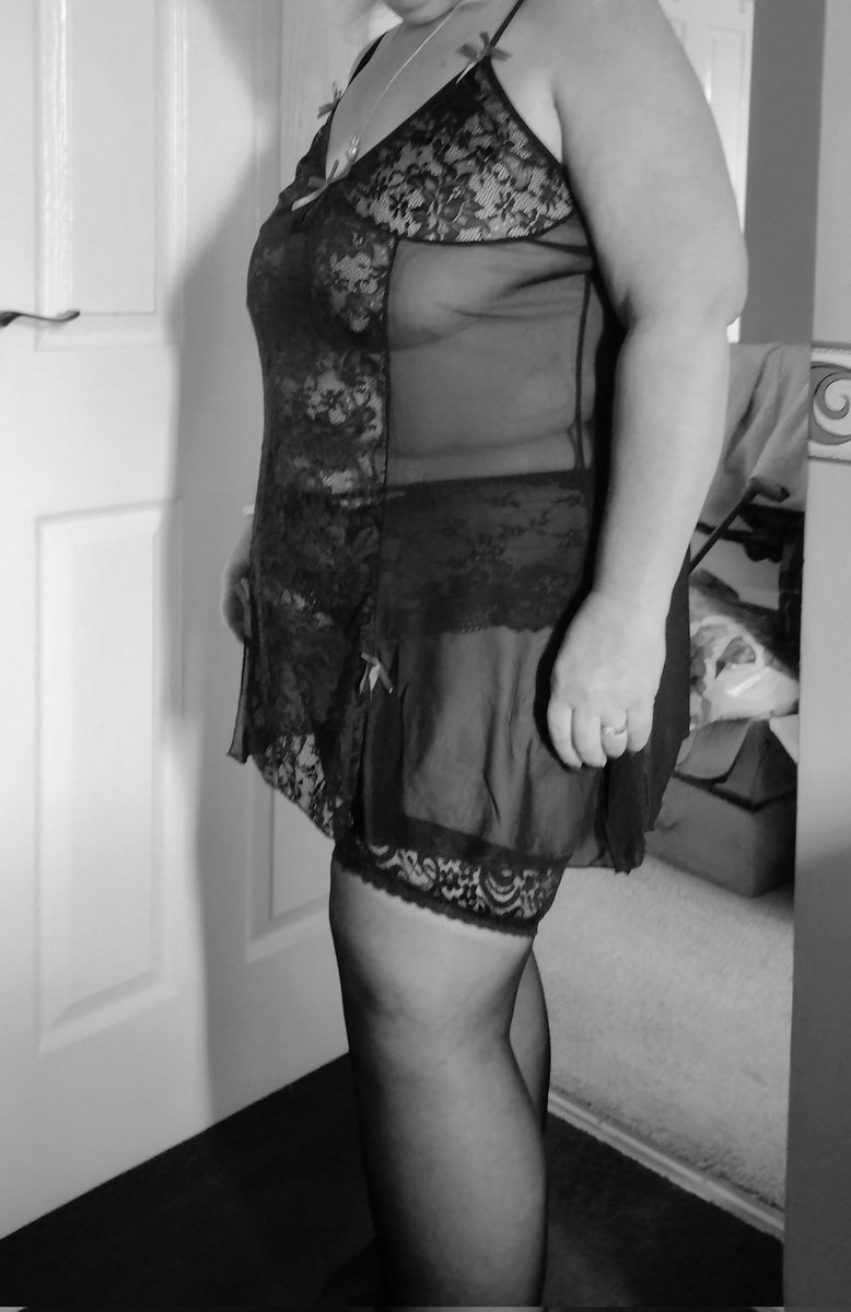shyplumpmum's tweet photo. #slutwife #flashingbbw #stockings #nylons #sheer #flashingwife https://t.co/d5VZC0cZDX