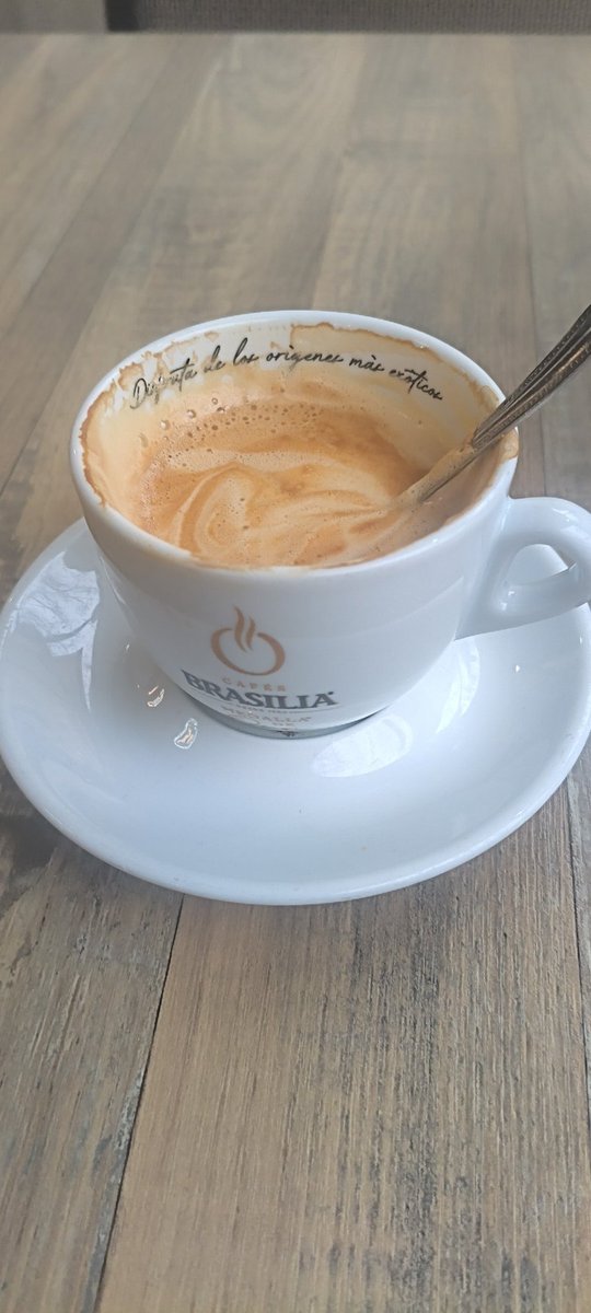MaridoFM's tweet photo. De los mejores placeres de la vida es disfrutar de un cafe con leche calentito en un dia frio. Buenos dias a todos! Un año más por aqui https://t.co/2jwTiCF4AF
