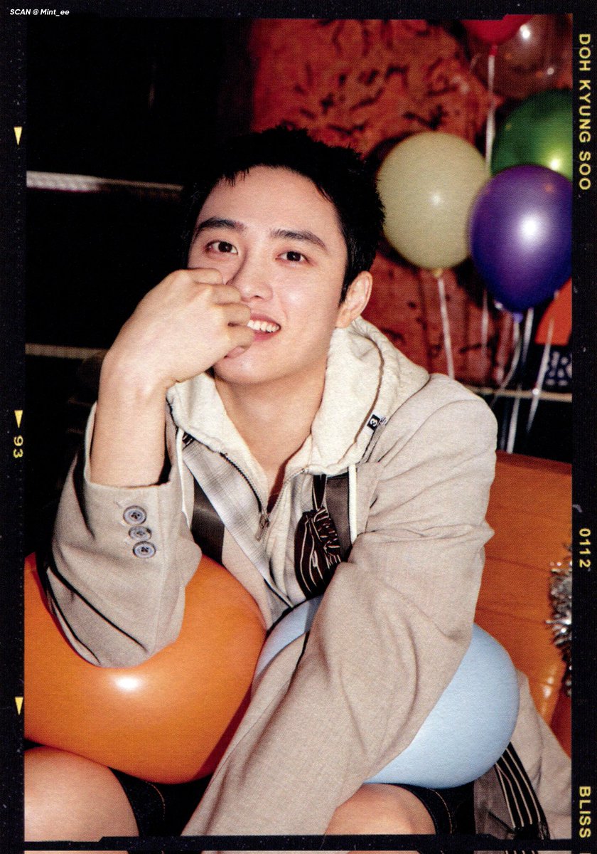Mint_ee_0's tweet image. [SCAN] 
'BLISS'   SING ver.   PB(2)
mega.nz/file/0zETGaoA#…
mega.nz/file/8rcxCR4T#…
mega.nz/file/Fm1gwBiT#…

#디오 #도경수 #KYUNGSOO