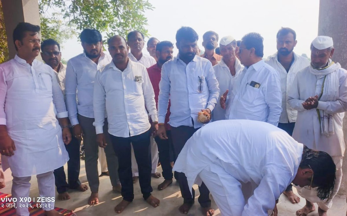 patil_abhijeet1's tweet photo. आज माढा तालुक्यातील वरवंडे येथे माझ्या स्थानिक विकास निधीतून मंजूर झालेल्या श्री सोमनाथ मंदिर सभामंडपाचे भूमिपूजन माढा लोकसभेचे खासदार धैर्यशील भैय्या मोहिते-पाटील यांच्या उपस्थितीत करण्यात आले..
#madha #pandharpur #mlapost #Update https://t.co/8UigNI6zlQ