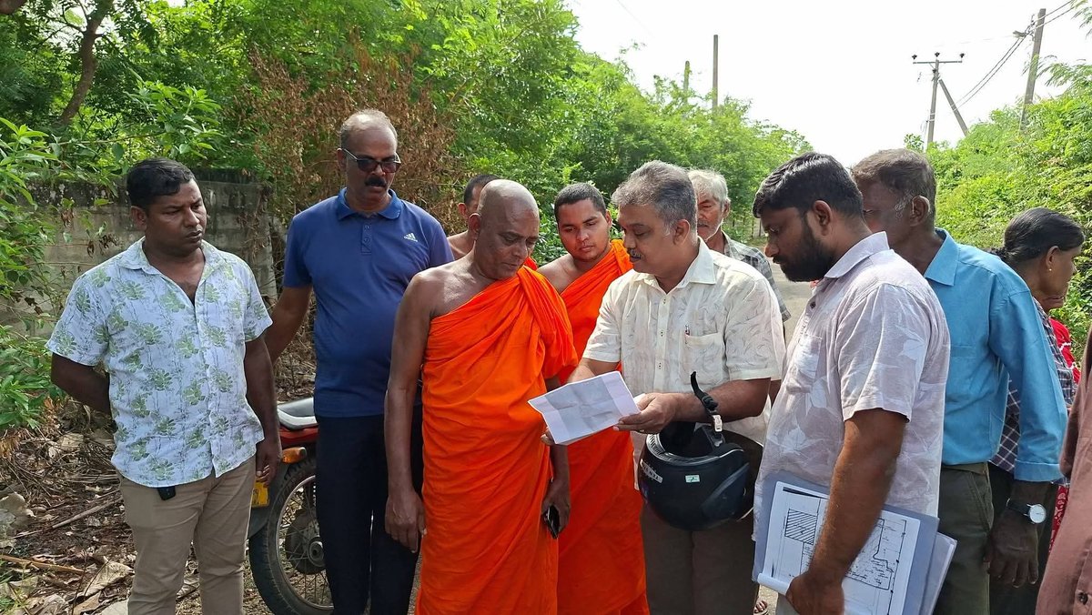 journalistlegi's tweet photo. 🇱🇰The Viharaipati of the Naga Viharai, who took bold action, said that it was a mistake to build the Tissa Viharai on the people's land - the Viharaipati of the Nainativu Naga Vihara... |#tissavihara |#thaiyiddy
@journalistlegi
#tissavihara #thaiyiddy #nagavihara #thero #thaiyiddy_tissavihara #SriLanka #NewsUpdate #srilankanews
