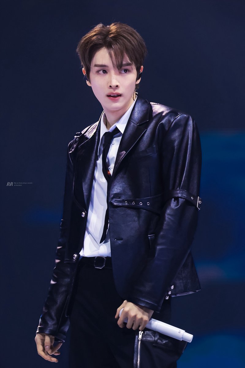 𝑹𝑹 tweet media