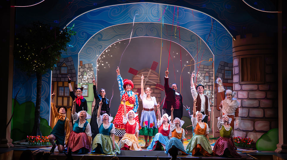 BuryStEdBeyond's tweet image. After all the excitement of Christmas and New Year’s, keep the family fun going into 2026 with a trip to the theatre to see @TheatreRoyalBSE’s annual pantomime, Rapunzel — on stage until Sunday 18 January!

Book your tickets now! 🎟👉 visit-burystedmunds.co.uk/events/rapunzel