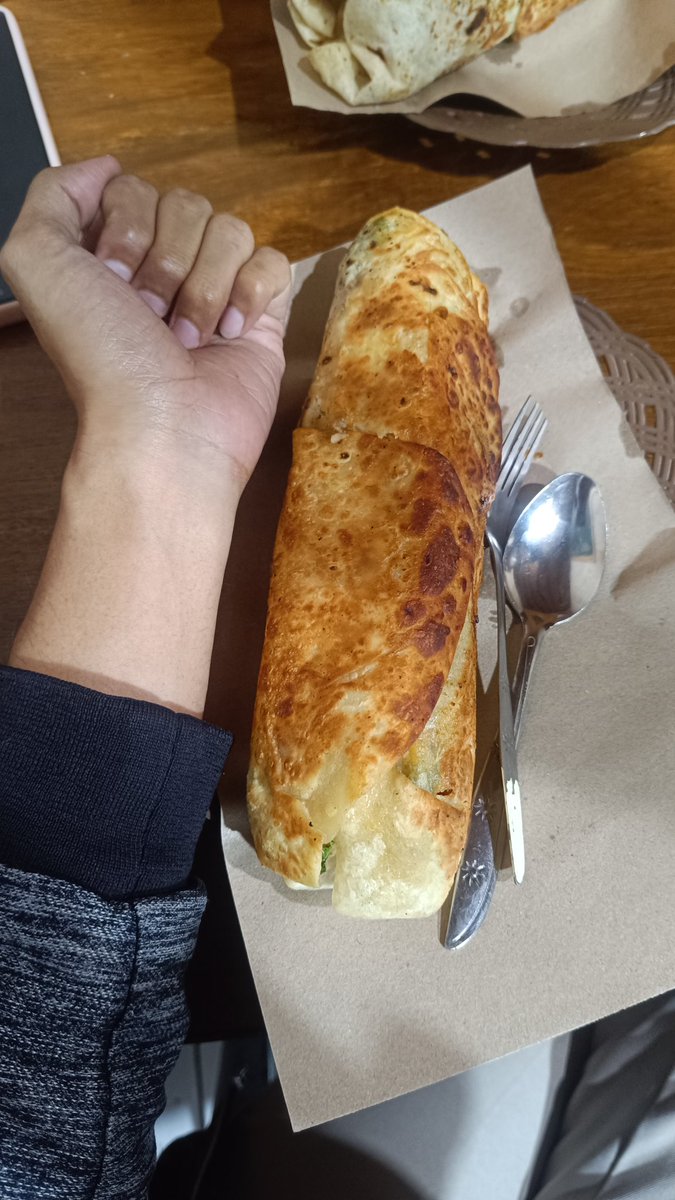 zonefun0's tweet image. makan di Sukoboki daerah Dempo Malang harga 18.000 segede tangan, kenyang banget