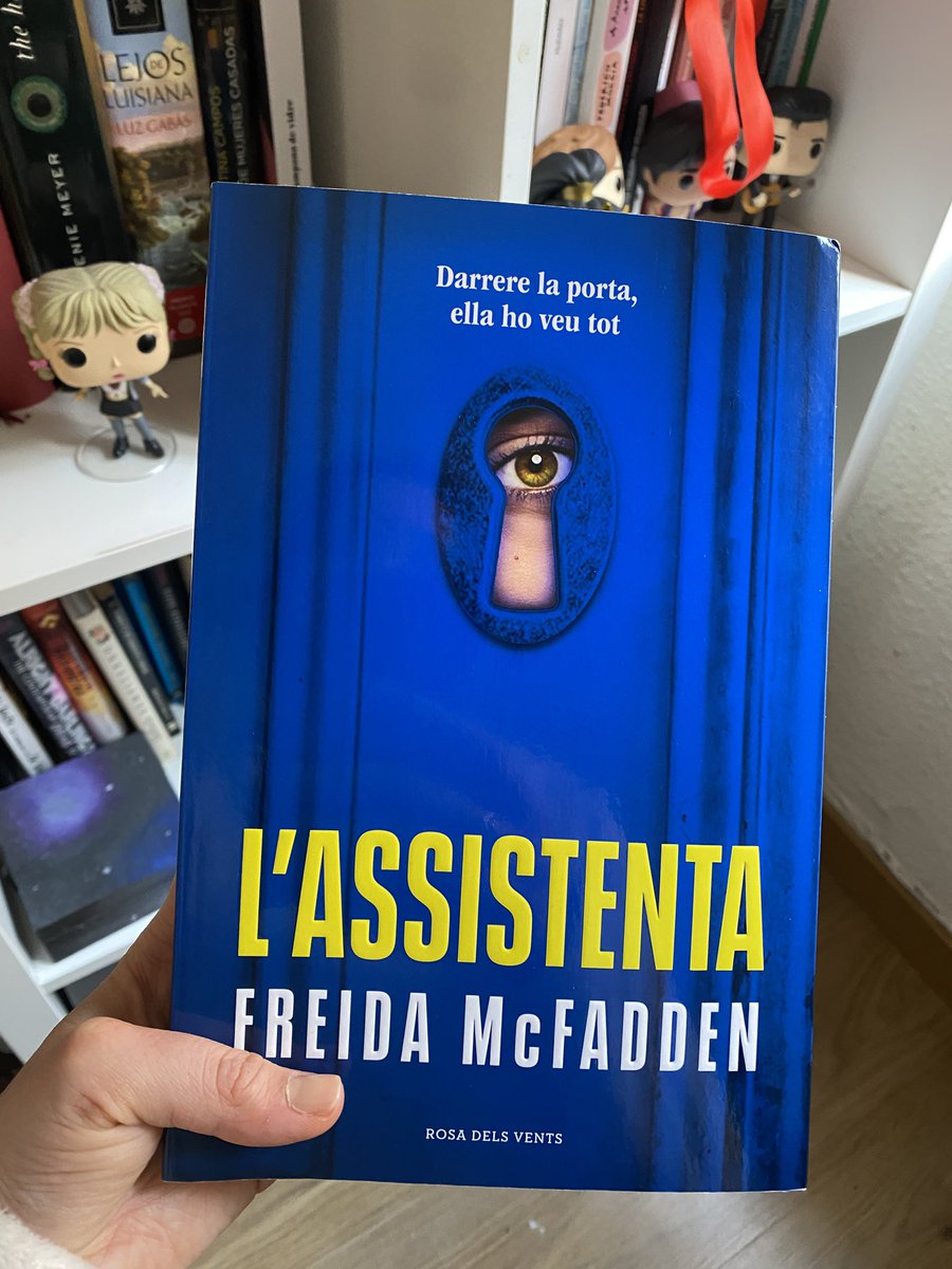 Esta fue la última lectura de mi 2025, y hoy veré la película. Veremos si finalmente me quedo con el libro o la película. 

El libro admito que me enganchó, lo leí en un día; no fue el tipo de tramas que suelo escoger pero para leer algo simple y efectivo estaba bien