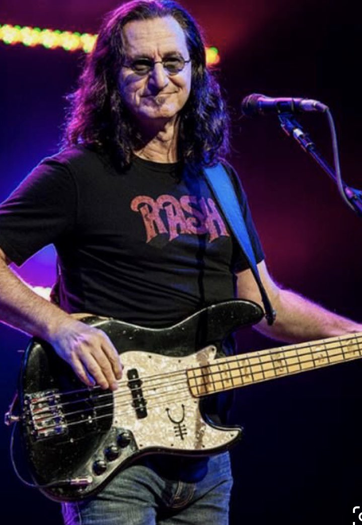 If we burn our wings flying too close to the sun
If the moment of glory is over before it's begun

If the dream is won, though everything is lost
We will pay the price, but we will not count the cost…

#RipNeilPeart 
#ThankGedItsFriday #RushFamily 🎲