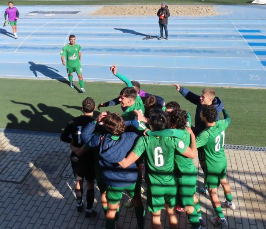 josete8877's tweet image. Abrazos 🫂 de ⚽ @SADvillaverde 🫡
📸 @LesterEDrake