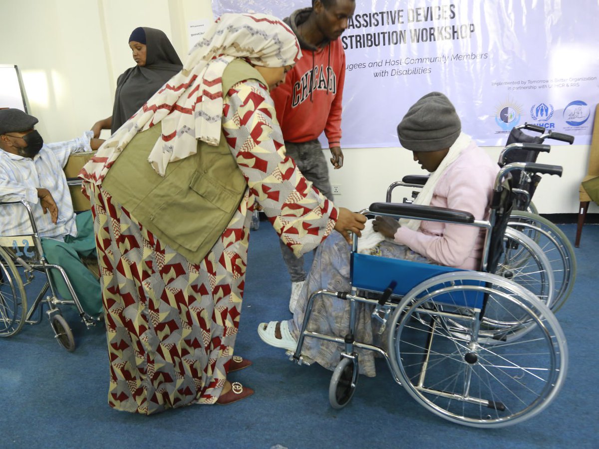 UNHCREthiopia's tweet image. UNHCR partnered with a refugee-led organization,@tiborganization, to distribute vital assistive devices to refugees in Addis Ababa 🇪🇹, bringing new hope to families in need. 🙌

This support was made possible by the Netherlands #PROSPECTS partnership. 

🇳🇱🤝🇺🇳