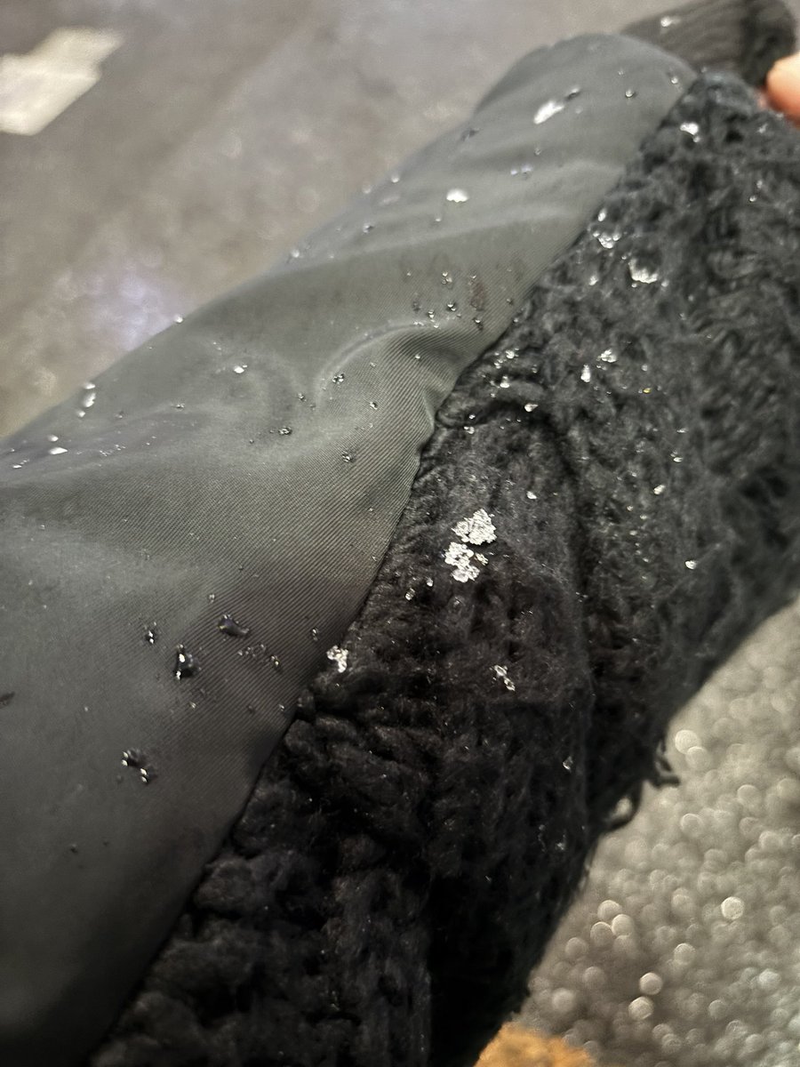 existtraceMally's tweet image. あけましておめでとうございます！！

新年2日目にして雪！！！

風邪ひかぬよう、身体に気をつけて2026も健康第一！！

🐴今年も宜しく🔥🐴