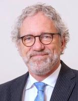 EduardBomhoff's tweet photo. Raad van State blijft zonder bewijs oreren over "dreigende verslechtering" van de natuur en blokkeert minister Femke Wiersma. Kennelijk niet bekend met de dodelijke kritiek op de onzinnige huidige metingen. Rechter verbiedt bouw van vijf huizen, want binnen drie km woont een van onze 7000 dassen en de huizen zijn in het verkeerde, duurdere segment om bij te kunnen dragen tot minder woningnood. Hoe gek kun je zijn.  En CDA-VVD is het eens met D66 dat alle CO2-doelen blijven staan. Dus miljarden voor "groene waterstof".  Zo blijft de woningnood en zullen ondernemingen aarzelen om nog te investeren.