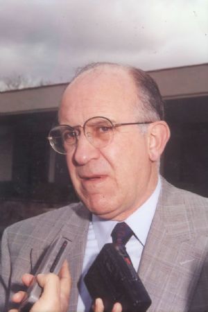2 de enero de 1985.- El Alcalde de #PiedrasNegras, #Coahuila, Carlos Juaristi Septién, instala provisionalmente la sede de su gobierno en el Hotel “Casa Blanca” ante el incendio que había sufrido el edificio de la Presidencia Municipal días antes.