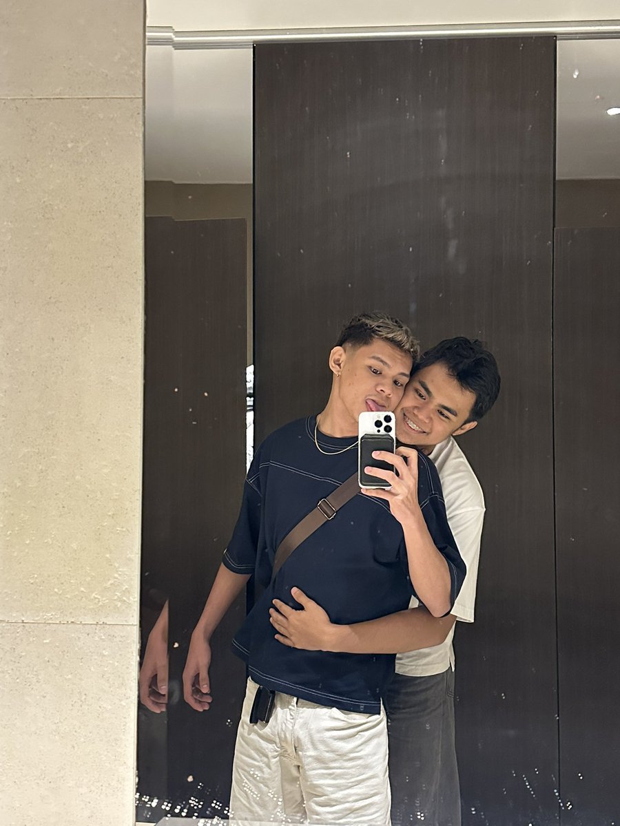 Yeah, loving is easy when everything's perfect~ 🤍

<a href="/hiitsme_c/">Cihj⚓️</a>