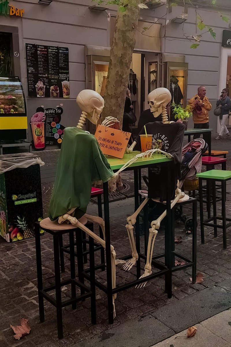 "Нас ахиад ирэхээр нэг зүйлийг маш сайн ойлгодог юм байна. Бидний энерги, цаг хугацаа бол хязгааргүй нөөц биш. Тийм учраас хүн бүр өөрийнхөө дотоод амар амгаланг хамгаалахын тулд дараах хил хязгаарыг амьдралдаа тогтоох хэрэгтэй мэт:

• 1. Сэтгэл хөдлөлийн "хогийн сав" болохоос