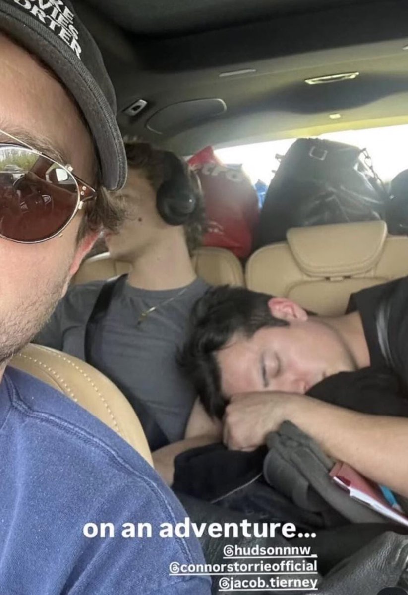 R0ZAN0VS's tweet image. ARE YOU KIDDING ME