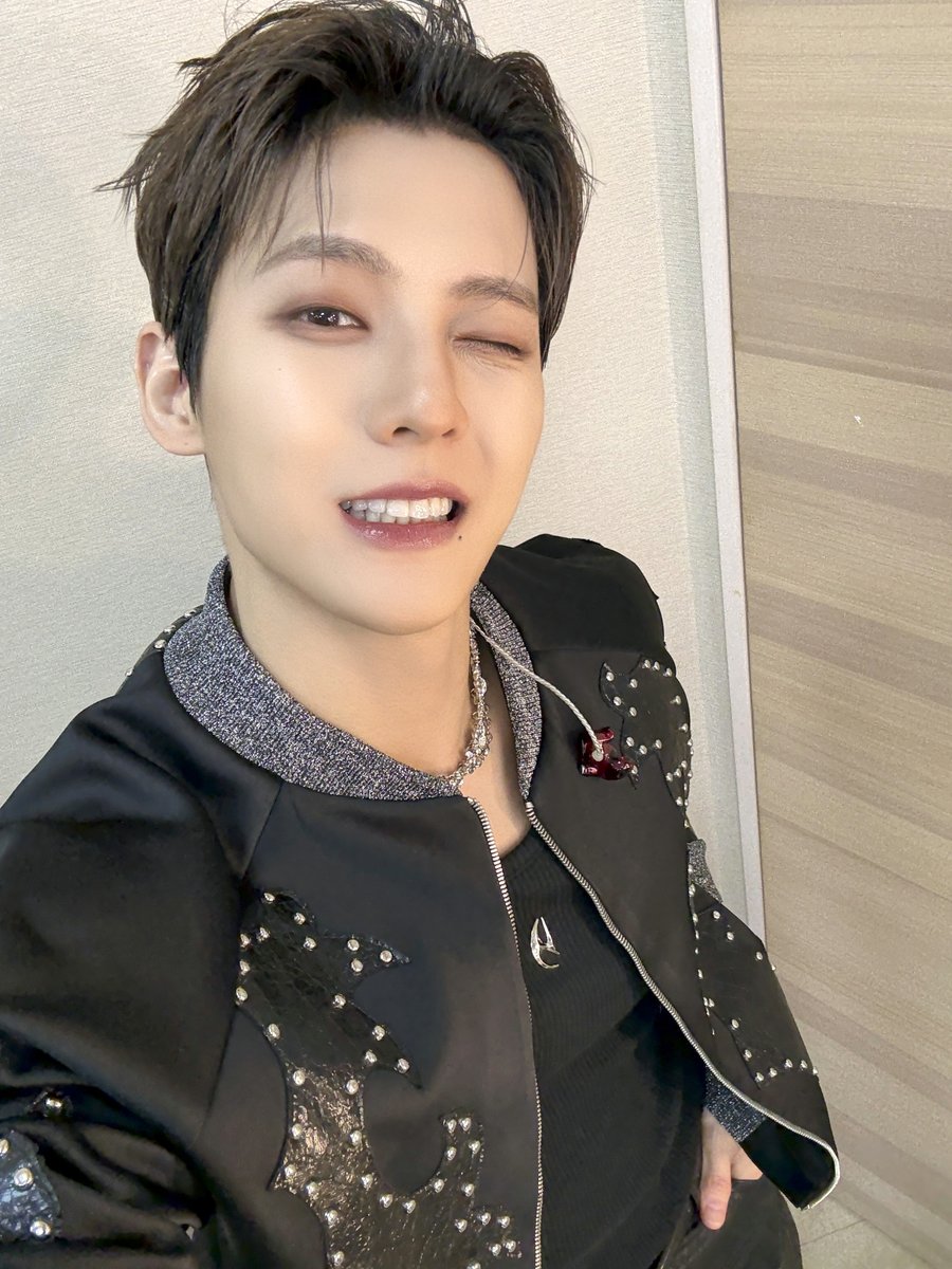 BTOBCOMPANY's tweet photo. [📂]

📂 B:CHIVE
└📁 260102 LEE MINHYUK (HUTA) CONCERT <𝐇𝐎𝐎𝐊 - 𝐖𝐇𝐎 : 𝐊𝐈𝐍𝐆> IN TAIPEI

민혁이와 멜로디의 뜨거운 열정과 열기가 만나
더 완벽할 수 있었던 오늘
멜로디! 고마워 (ˆ꜆ᵒ̴̷͈ · ᵒ̴̷͈ )♡

#비투비 #BTOB
#HOOK #WHO_KING
#이민혁 #LEEMINHYUK
#허타 #HUTA
@btob2mh https://t.co/Fc9xgcZO4E
