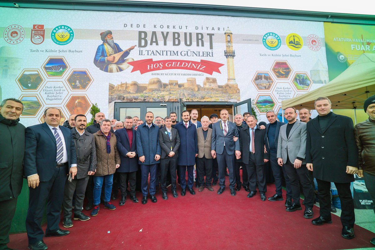 Biraz Karadeniz biraz Doğu, mis gibi Anadolu! 

Gönül coğrafyamızın mümtaz şehri Bayburt’un tanıtım günlerindeyiz. Kadim yöresi, eşsiz neşesi ile bir araya geldiğimiz Bayburtlu hemşehrilerimizle sohbet edip hasret giderdik. Hoş geldiniz, hoş bulduk Bayburt!

📍Atatürk Havalimanı