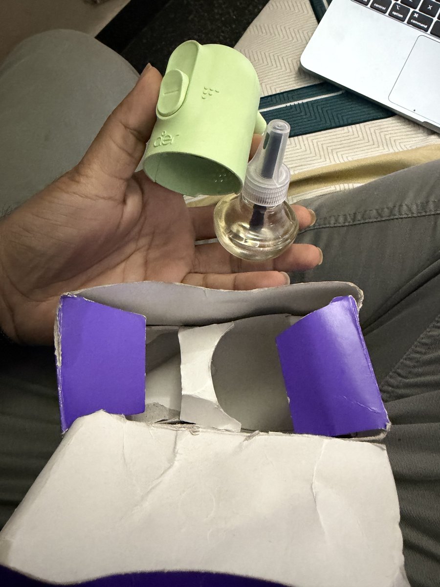 boringakshat's tweet photo. @JioMart is the worst delivery platform, I ordered Godrej Aer Plug which was supposed to come with 2 refills but the box was open 1 refill was missing and another was half used, on raising complaint they closed the query stating replacement done without providing any replacement! https://t.co/9VheJvupUD