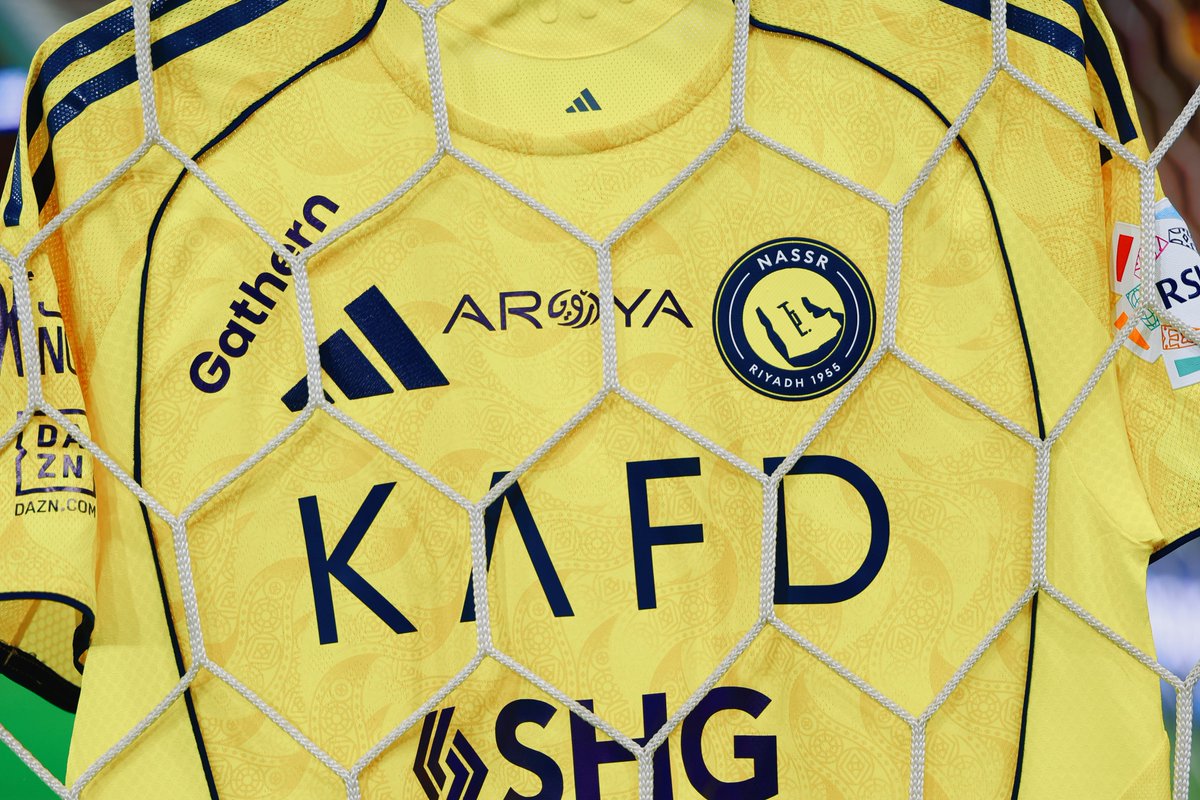 يراه البعض مجرد شعـار…
لكنه في قلوب العاشقين " حيـاة " 💛