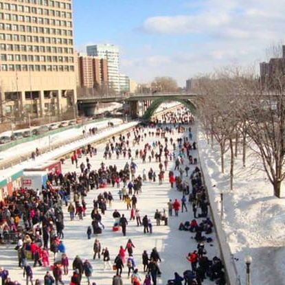 CraigBaird's tweet image. It is is the world's largest skating rink, with a total length of 7.8 kilometres.
Each winter, thousands of people come out to skate, play hockey and enjoy the outdoors in Canada's capital on it.
This is the story of the Rideau Canal Skateway!

The story of the skateway begins in…