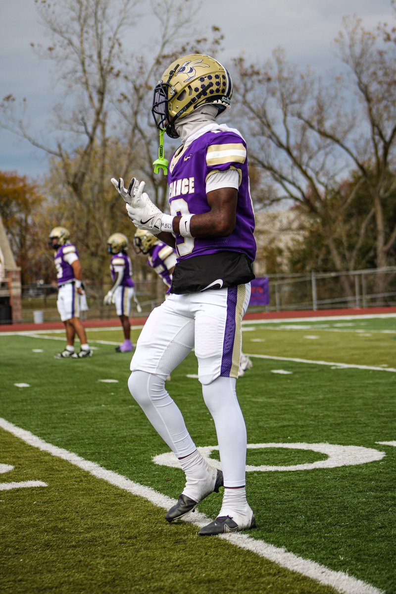Devchill85's tweet image. C/o 2028 Transfer Wr 

2 yr starter w/ 2 years of eligibility left

6'2 178

Playmaker 🕺🏾 

Coaches Contact: @Coach_Black7 @moedouglass7_sr