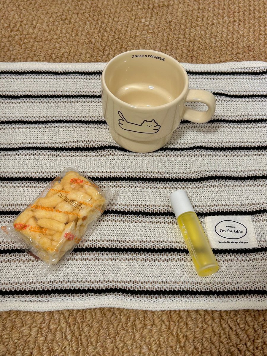 Sdfdcvves's tweet image. During lunchtime, I'll have a small snack and then make myself a cup of coffee.#MiddayBreak