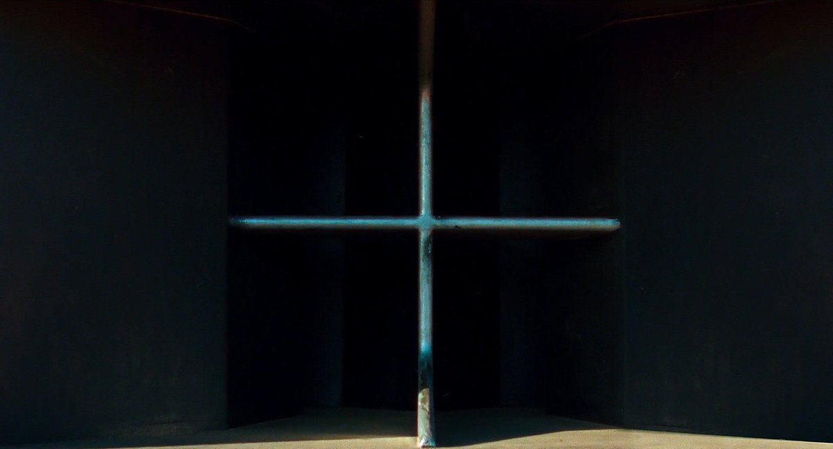 screenscaps's tweet image. sirāt (2025) dir. oliver laxe