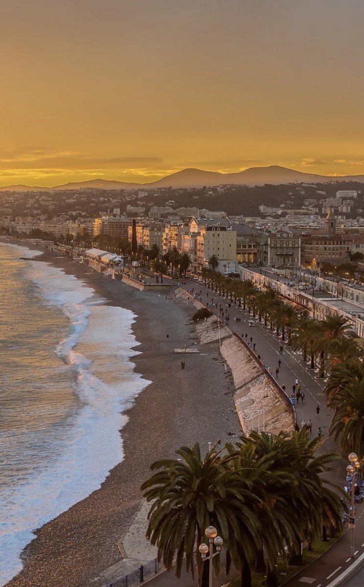 Spain 🇪🇸                          France 🇫🇷