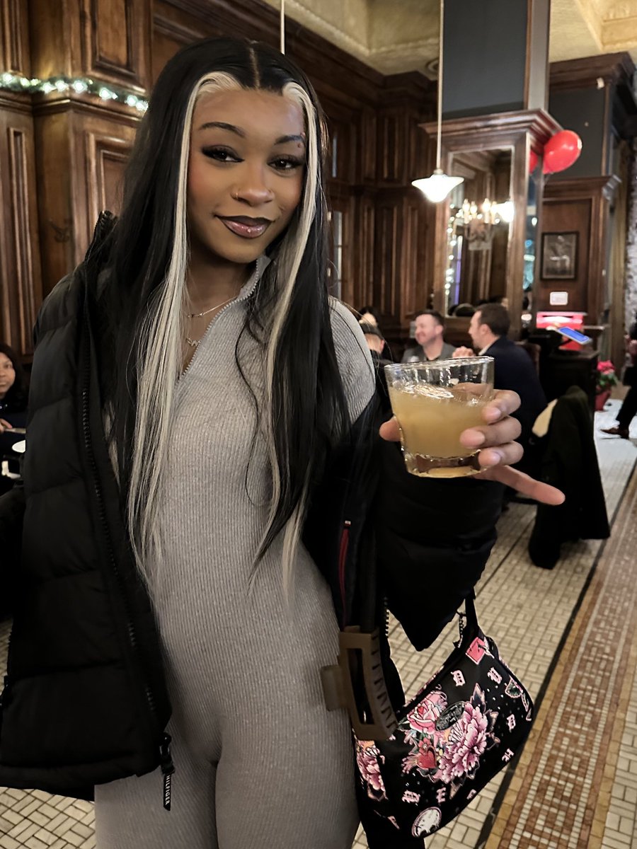 offdamoIIy's tweet image. i liked these too