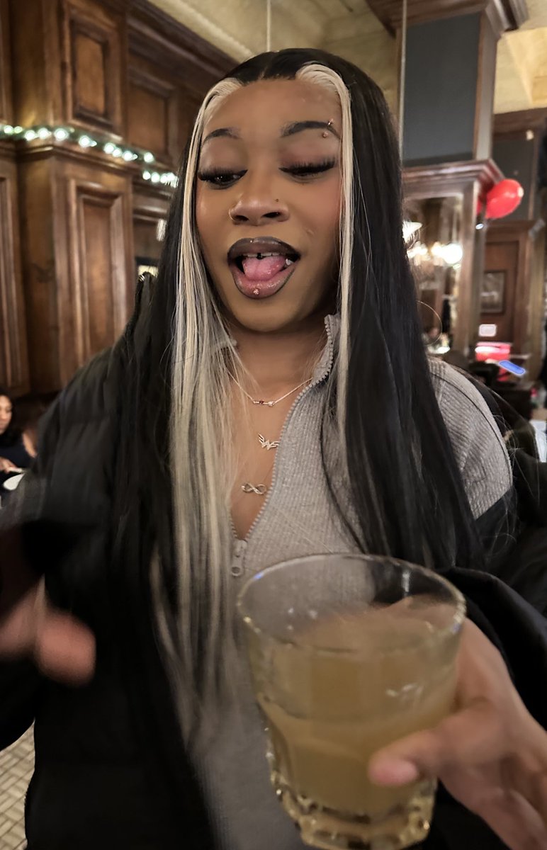 offdamoIIy's tweet image. i liked these too