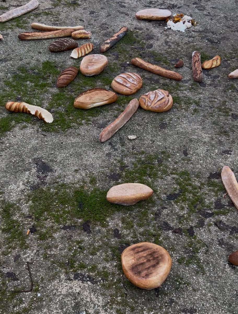 un mec est mort là et son inventaire c’était un stack de pain mdrr