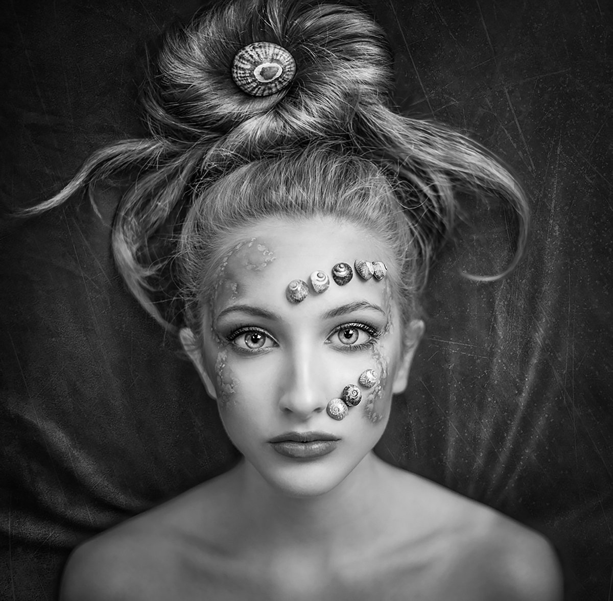 I have started an Irish word of the day on Patreon. The words will cycle  through bunleibhéal, meánleibhéal, and ardleibhéal (basic, intermediate and  advanced levels), and will include pronunciations in the three, image size:1200x1177