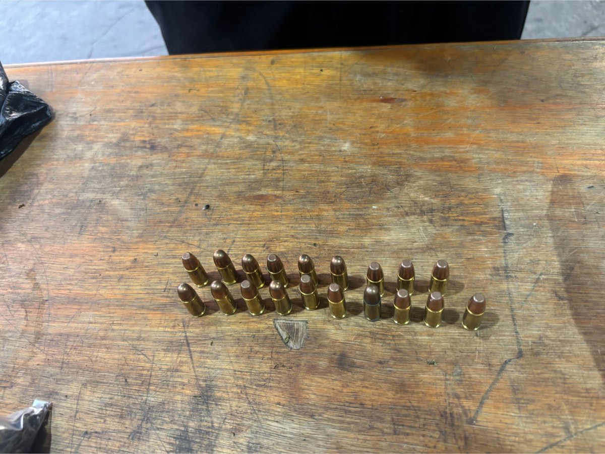 🔴 SUCESOS

➡️ Incautan marihuana y municiones en la Penitenciaría Nacional de Tacumbú 

➡️ En la madrugada del viernes 2 de enero de 2026, agentes de la Penitenciaría Nacional de Tacumbú realizaron la incautación de supuestas sustancias estupefacientes y cartuchos de arma de