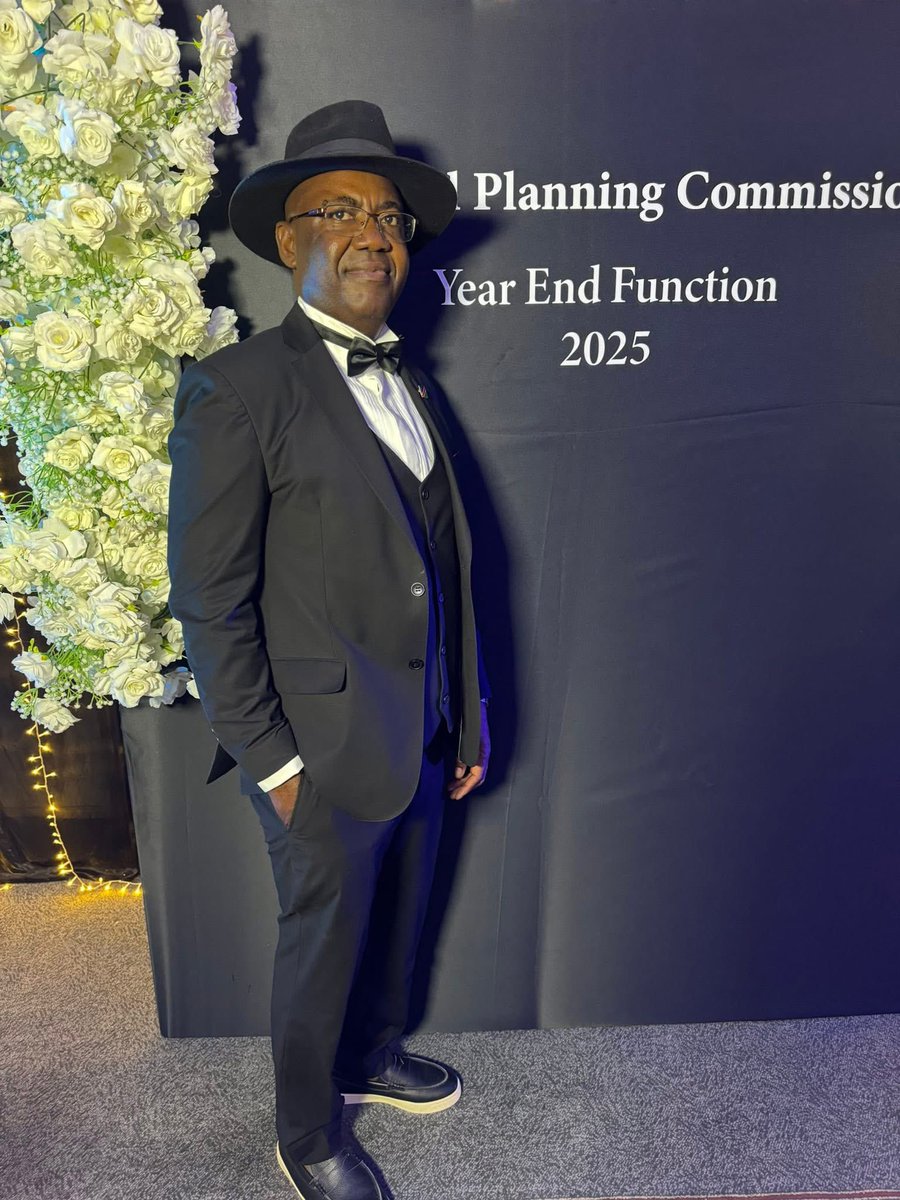 namibiansun's tweet image. JUST IN: A deputy headman was killed and another traditional leader seriously injured after a shooting incident at a community court session in Iikokola village in the Oshikoto Region this morning.

The Ondonga Traditional Authority confirmed that the incident occurred on 2…