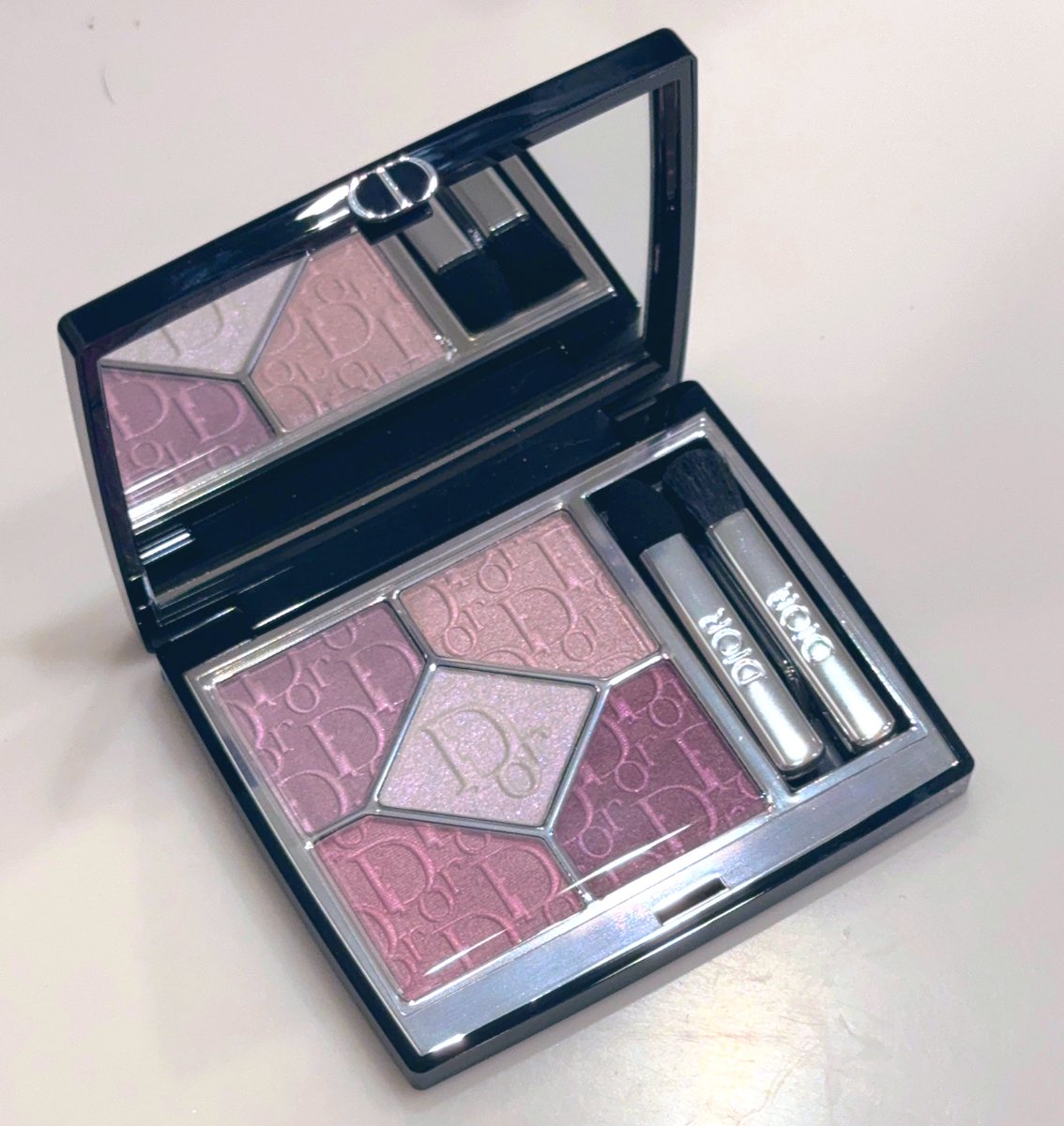 Dior ピンクロリポップ 限定】DIOR 春コレ ピンクロリポップ レビュー＆メイク🍭🩷💜 - YouTube