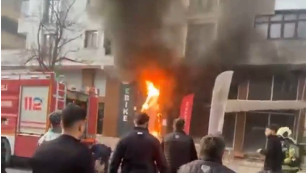 Elektrikli bisiklet tamiri ve satışı yapılan bir işyerinde çıkan yangın söndürüldü daricagazetesi.com.tr/elektrikli-bis…