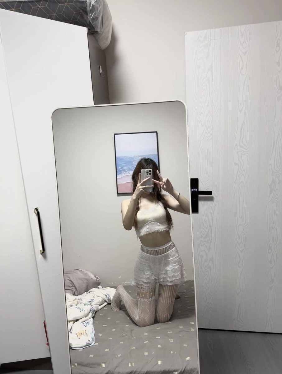 更一条 祝大家新年快乐哦🎊
以后只回关三种人 1.男娘 （必须是男身女心）2.我喜欢的女生 3.过🚪的人（我虽然是女同 但不是对所有女生都感兴趣 看清楚再私信 谢谢）
#男娘 #雌堕 #母狗 #媚黑