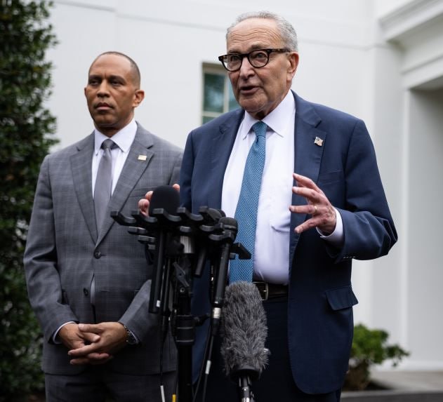 StandUpForElonn's tweet image. Looks as though Leader John Thune heard from all of you.... he's not going to negotiate with Schumer on giving illegals free healthcare. 

Give me a THUMBS-UP👍! if you want Leader Thune to hold the line... no deals with Schumer....