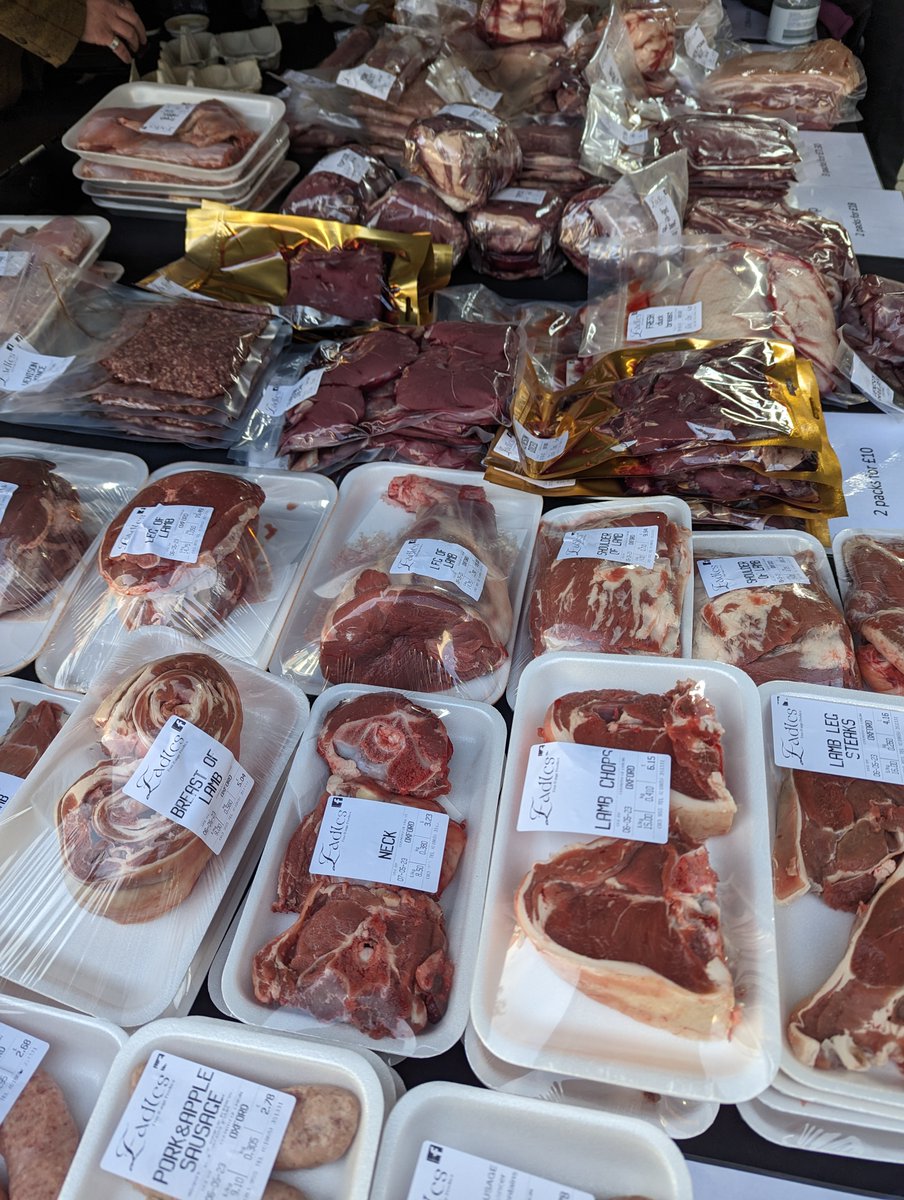 See what's on at the market Saturday 3rd January 2026, newsletter below:
mailchi.mp/d9dc46734f89/h…
We have a small market this week:
Cornfield Bakery  - Bread &amp; Pastries
Blacklands Organics - Organic Fruit &amp; Veg
Eadles Farm - Meat, Poultry &amp; Game

#oxfordmarket #headingtonmarket