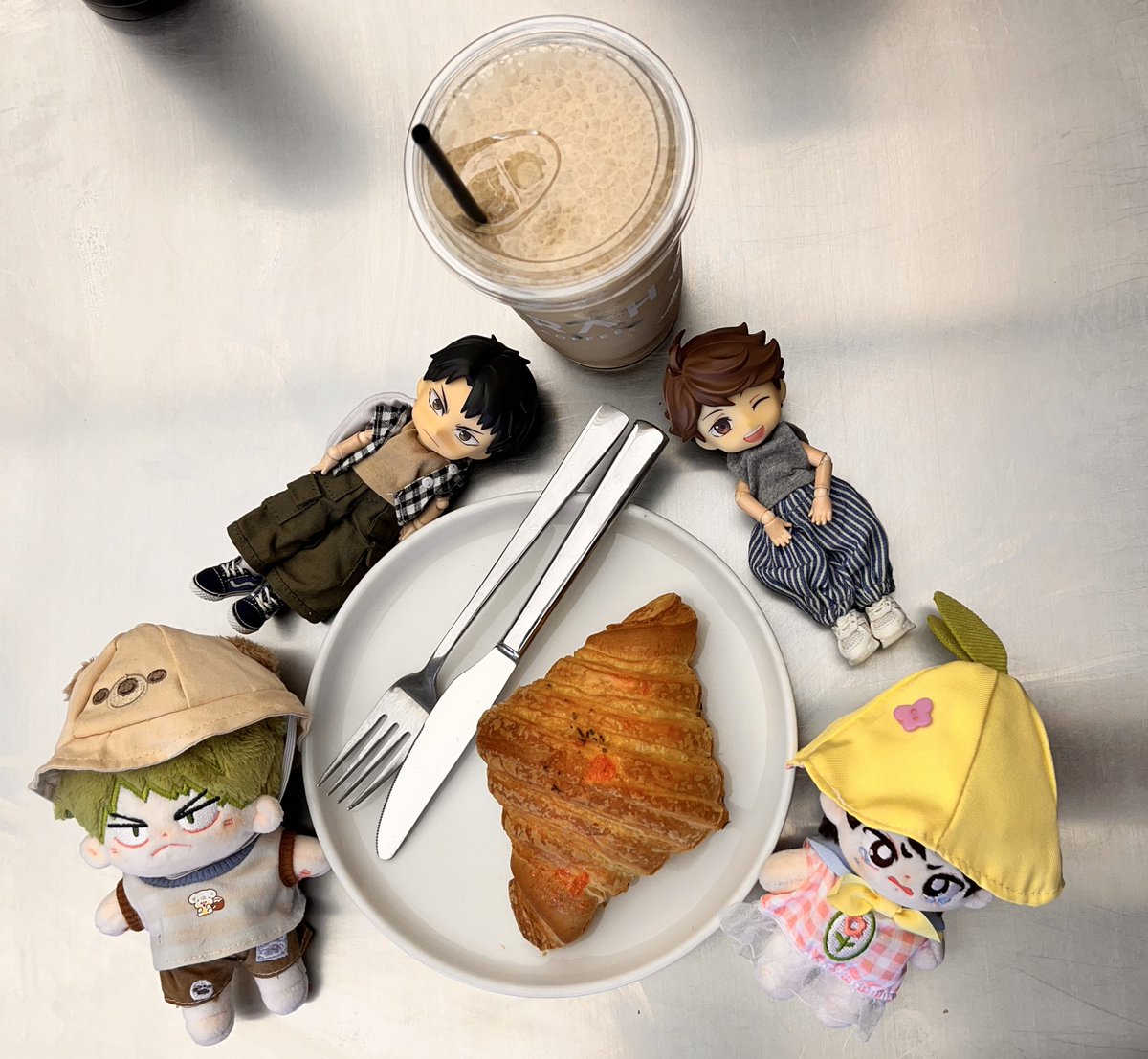 moreruatelier's tweet photo. cafe date bersama mas toshi, dek ruru, ipul, dan ipeh #ushioi #ipip 😛 https://t.co/9x01C0d3J8