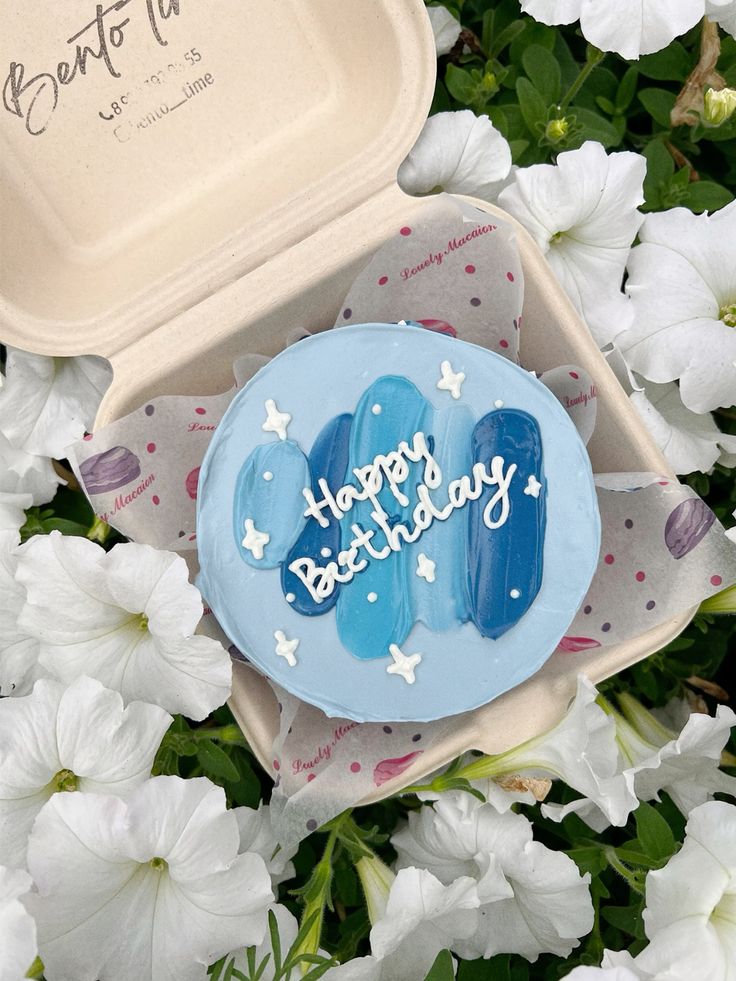 ytoungeun's tweet photo. 💌╎@Seufngeon

to the one who always shines brightly wherever he stands,

a kind reminder that some stars don’t stay in one sky, yet they never stop shining. no matter where you are, your light will always be found 🌟

happy birthday, my forever star⭑.ᐟ
love you, always ᰔ. https://t.co/8w8cHc4KsT