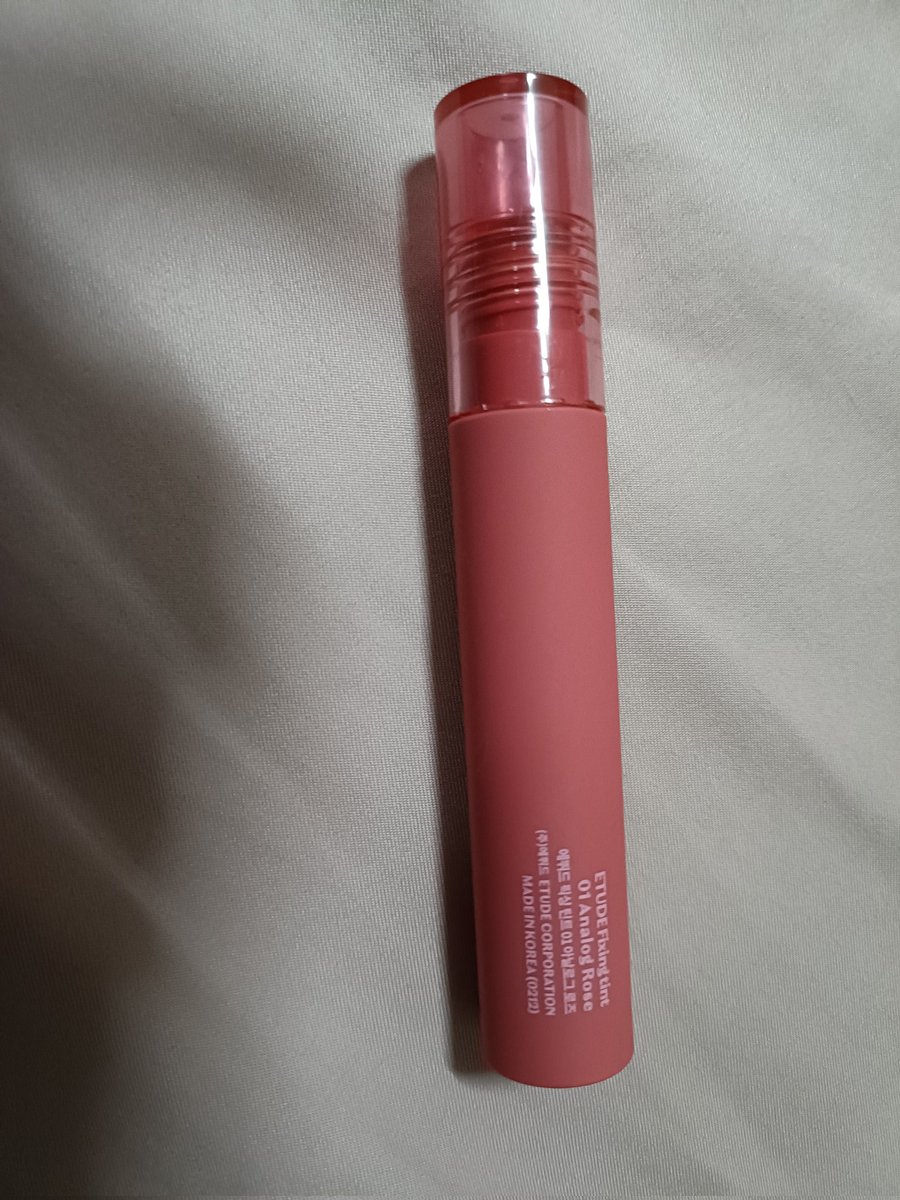 gummybobby's tweet photo. Etude Fixing Tint สี 01 Analog Rose 
ใช้ไป 90% 

ส่งต่อ 80.-

#ส่งต่อคสอ #ส่งต่อเครื่องสำอาง #ส่งต่อ #เครื่องสำอางค์มือสอง #ส่งต่อคสอมือสอง #ส่งต่อเครื่องสำอางค์ #ส่งต่อคสอมือ2 https://t.co/Dtz8b9ooYH