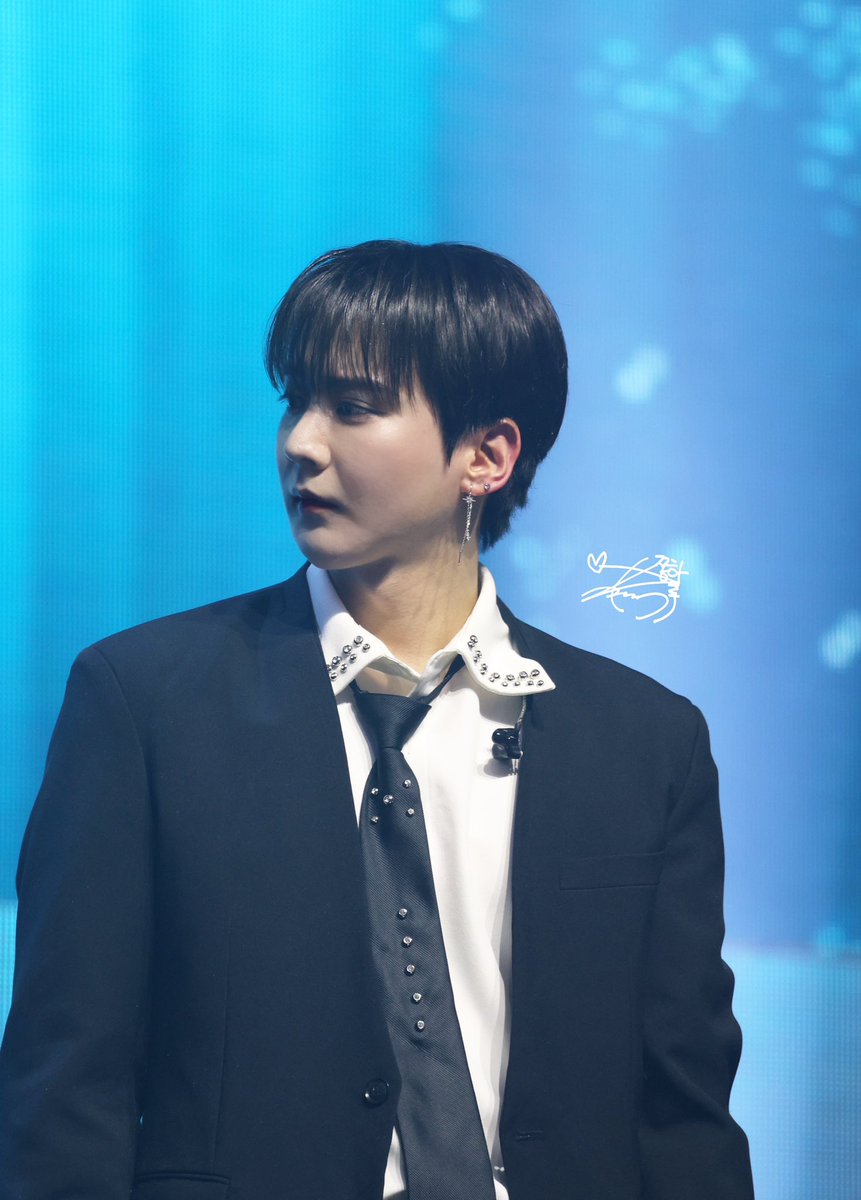 gpsflapdls's tweet image. 251231 이날 내가 여러 왕자님을 만나고 왔음..👑#천지 #틴탑콘서트