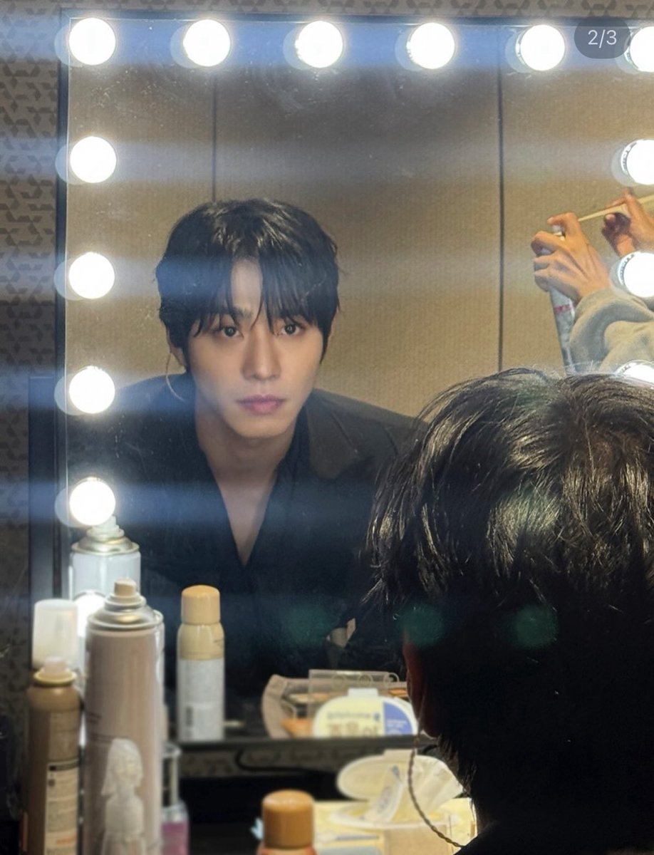 [#안효섭]
효섭 배우와 함께 선물같은 주말 되세요🎁

📍 instagram.com/p/DTAe2qRErul/…

#AHNHYOSEOP
#アンヒョソプ #安孝燮