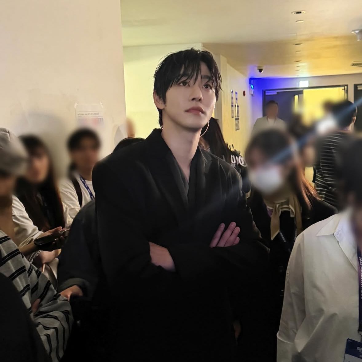 걍 이 올블랙 착장이 영원히 진우옵으로 보이기 시작함