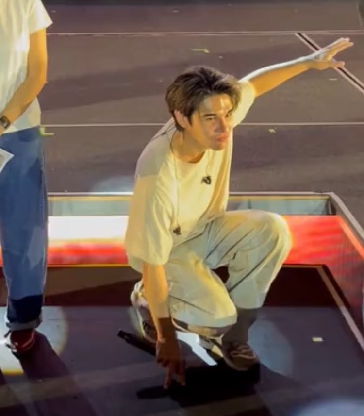 littlesaturnn_'s tweet image. เจอคลิปเบื้องหลังที่คุณนกลง ยัยคนนี้เป็นจิ๋วจริงๆ จิ๋วไปหมดเลย ทั้งตัวจิ๋วทั้งเป็นน้องจิ๋วนะ พี่เขาเรียกว่าหนูลูกอีก น่าเอ็นดูจัง🥺