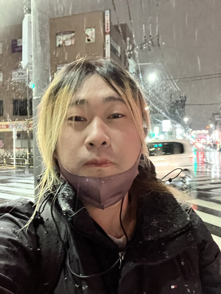 雪も自分の顔も好き〜〜！！🥰 ひとりぼっちなのにね🤣
