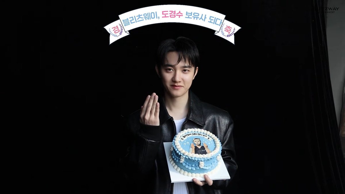 Zziranghee's tweet image. Kyungsoo received a cake from Blitzway team and his reaction was so 🥺🥺🥺 he's just so precious! Congratulations on getting a new home ❤️