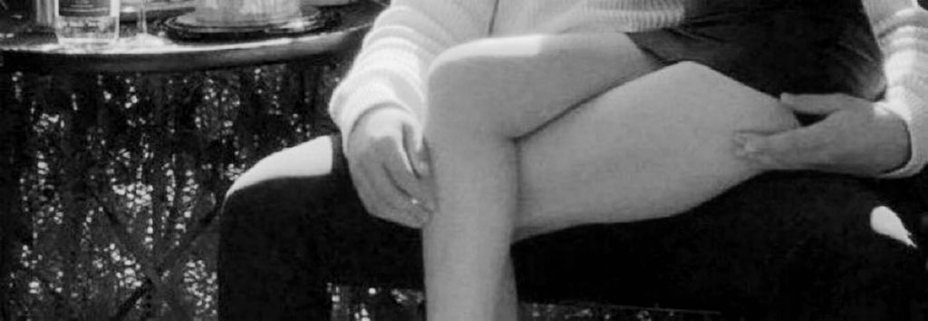 أود آن اُثرثر بين احضانك