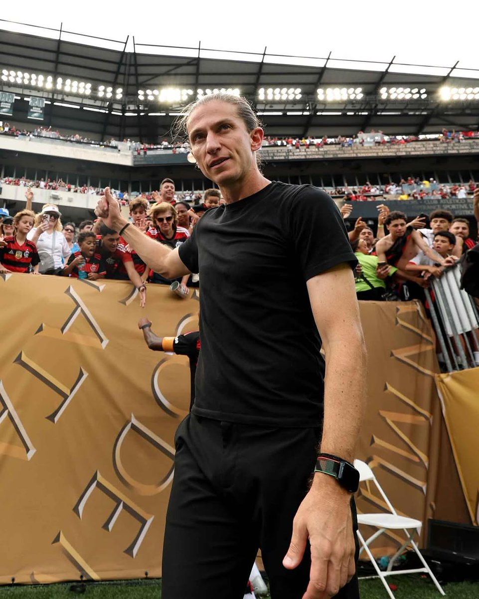 🚨AGORA: O Flamengo de Filipe Luís ainda não ganhou nenhum título no ano de 2026. Jejum surpreendente pros padrões de 2025 aciona alerta de "FFFAAAHHHH" na diretoria.