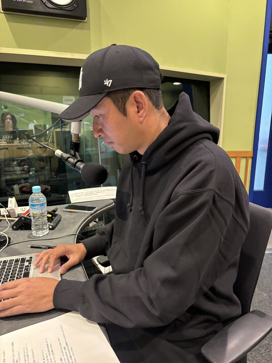 ZIP_DIRECT's tweet image. 今日のメッセージテーマは
『2026年 直したいこと』

メッセージ＆リクエストを
両方送ってくれた方の中から抽選で…

1名に「Amazonギフトカード5000円分」
6名に「footAction出演者全員のサイン入りポスター」
をプレゼント🎁

メッセージ&amp;amp;リクエスト待ってます🥰❤️‍🔥❤️‍🔥

#だいれくと
#zipfm